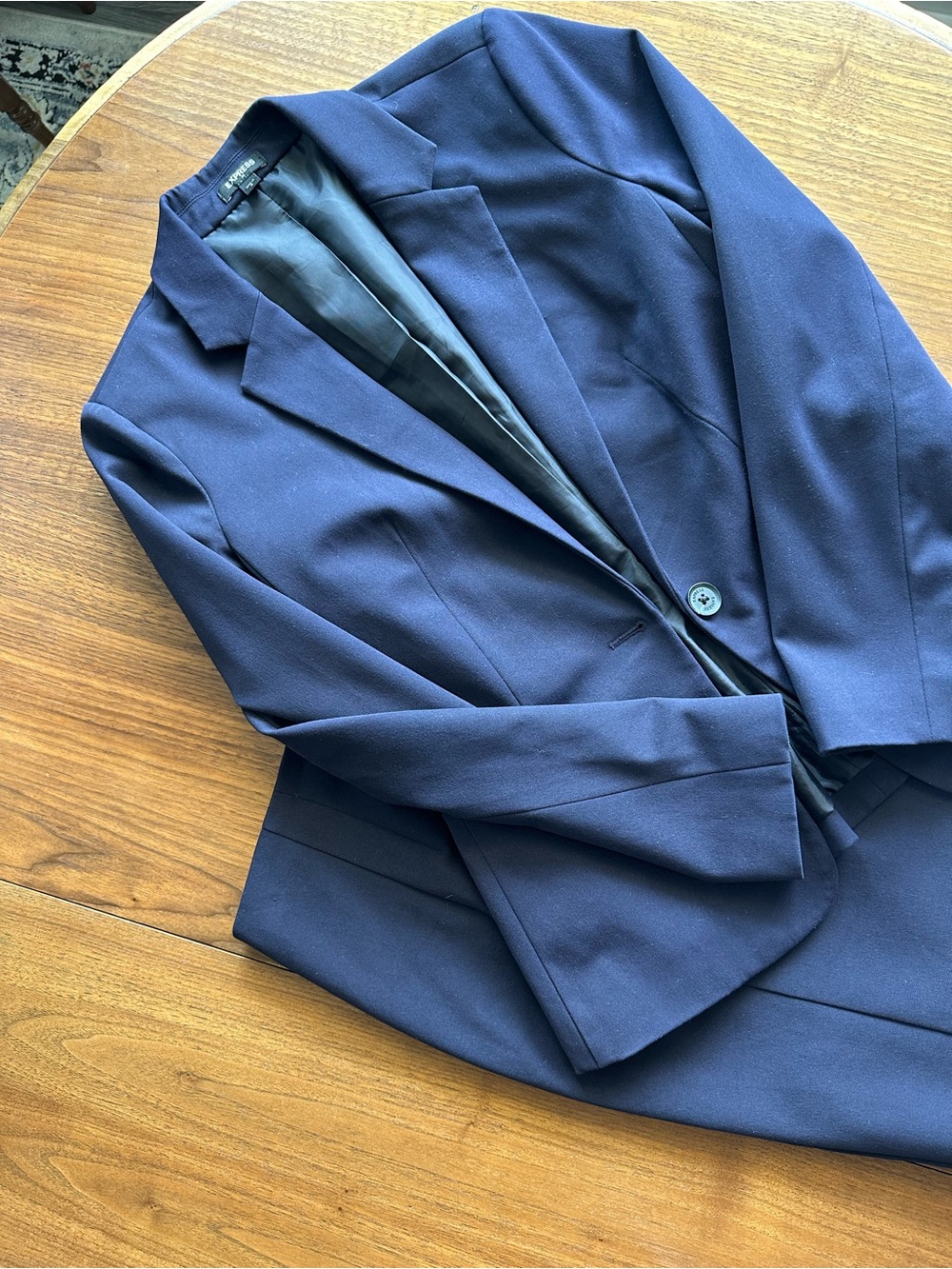 Navy Single-Button women’s skirt suit size 4 (includes blazer & skirt)